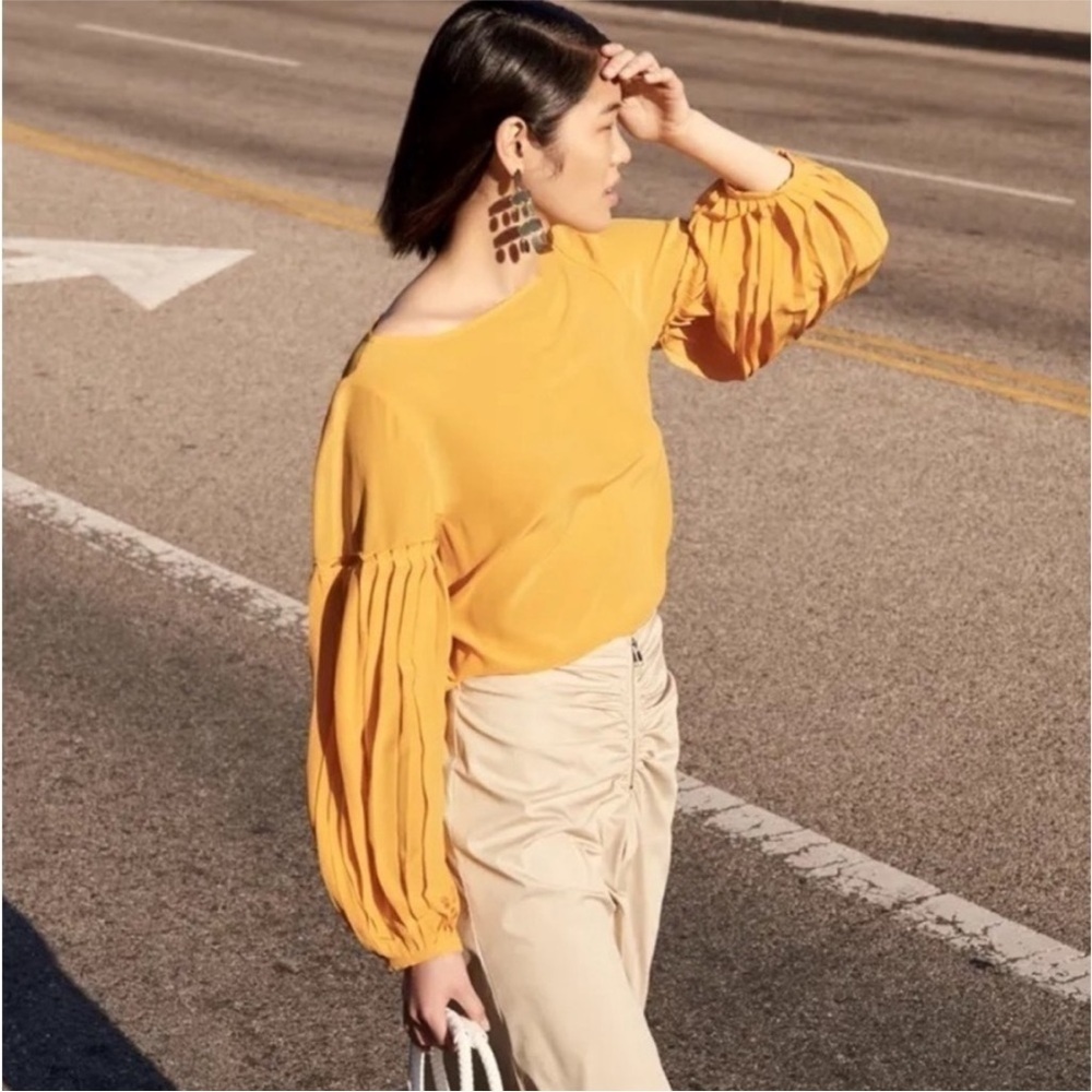 Lewit Silk Pleated Sleeve Blouse Yellow Keyhole Back Top M - Picture 3 of 10